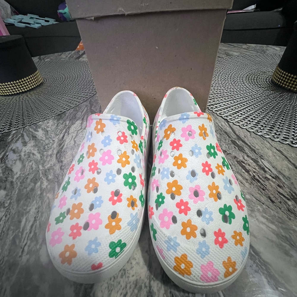 Old Navy Kids Floral Slippers - White, Pink, Orange, Green